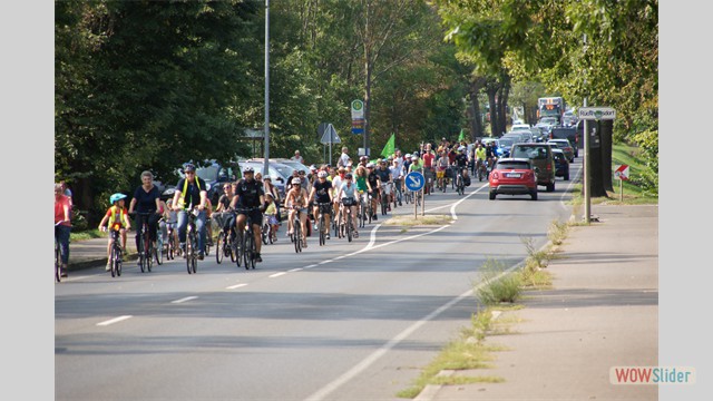 Fahrt über die für Radfahrer katastrophale Merseburger Straße